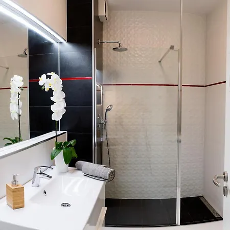 Sunshine With Free Parking Apartment Győr