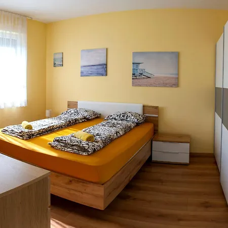 Sunshine With Free Parking