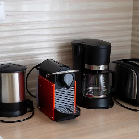 Sunshine With Free Parking