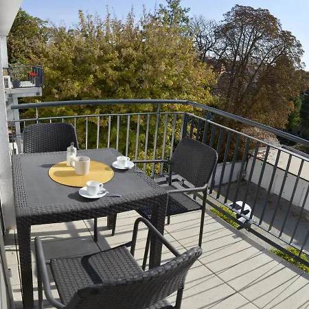 Sunshine With Free Parking Apartment Győr